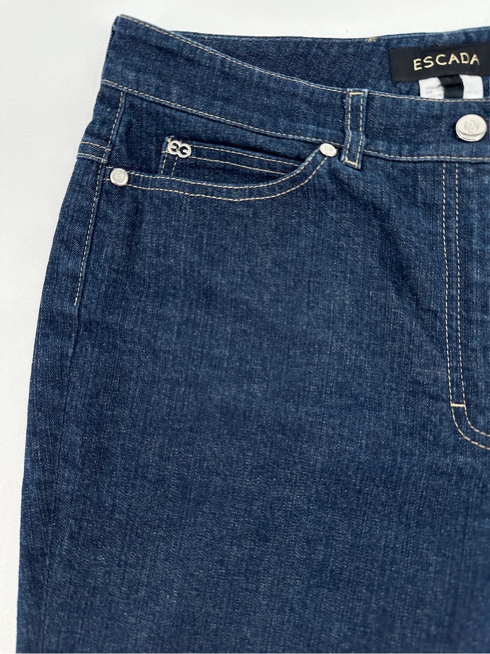 Escada Denim Bermuda Shorts Size 38 Dark Wash Stretch Logo Designer Jorts